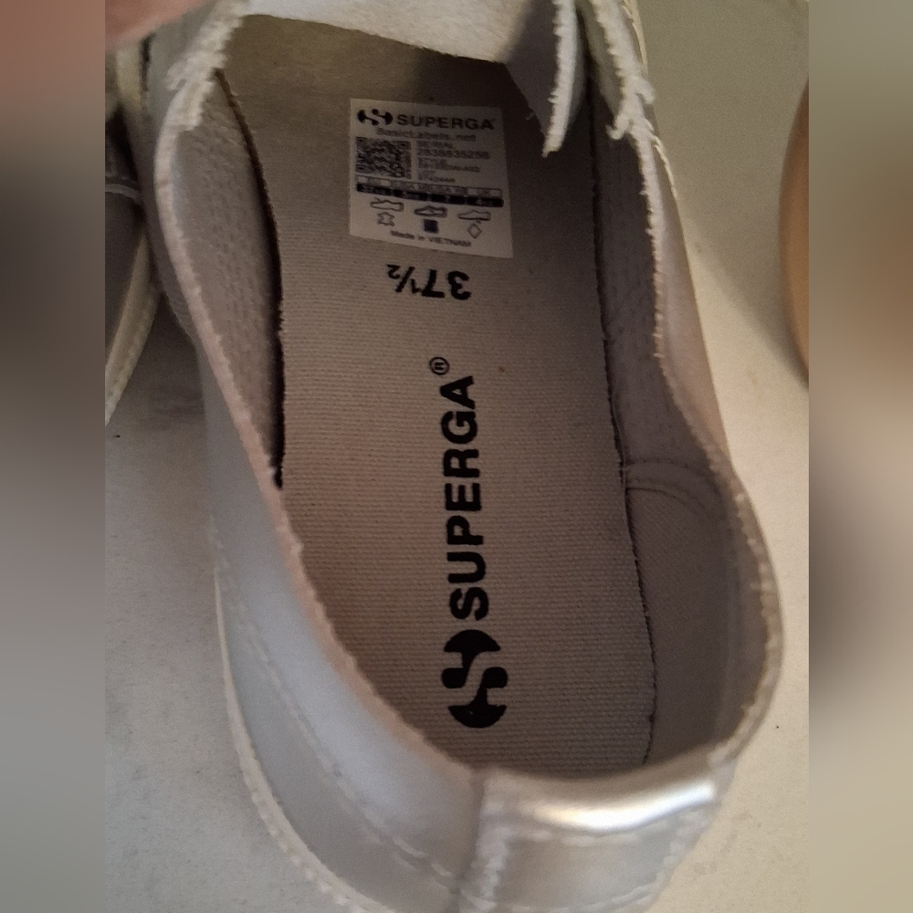 Superga Silver Sneakers, Size 7, NEW - Picture 4 of 7